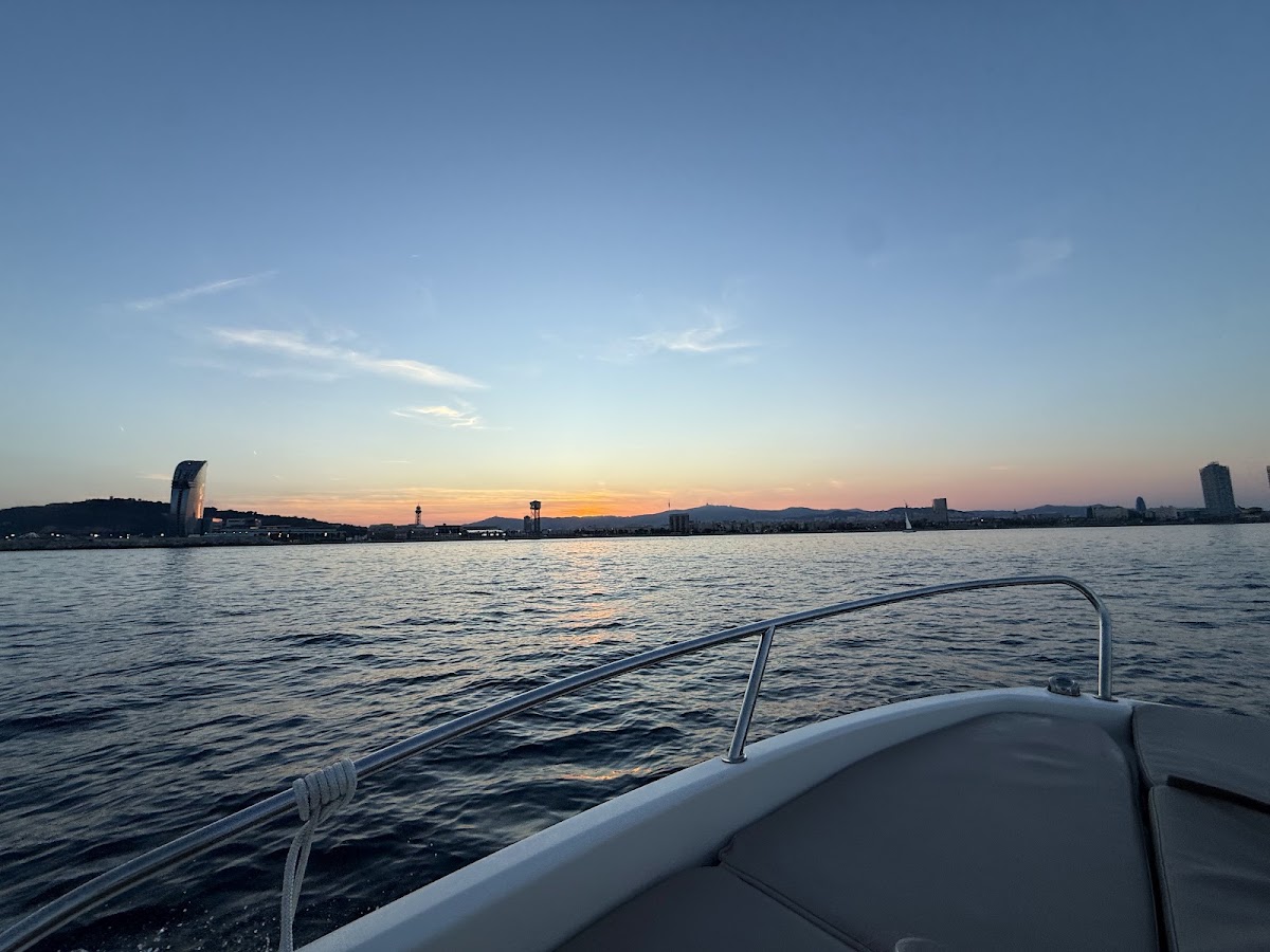 Foto 4 de Alquiler barco Barcelona